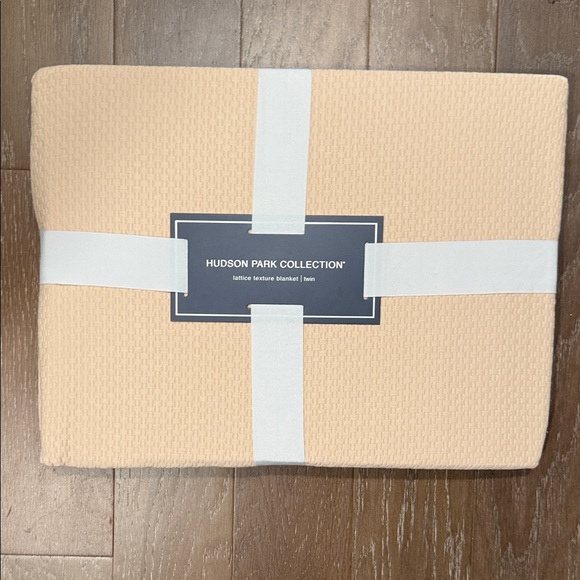 Hudson Park Other - Hudson Park Collection Lattice Texture Blanket in Tan